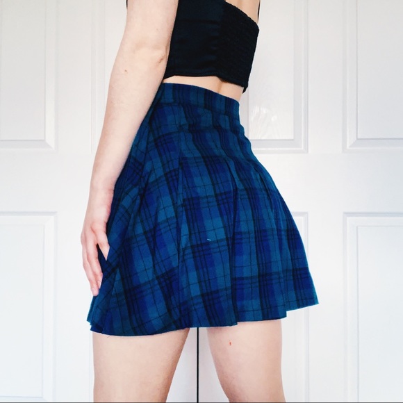 Plaid schoolgirl mini-skirt - Picture 4 of 5